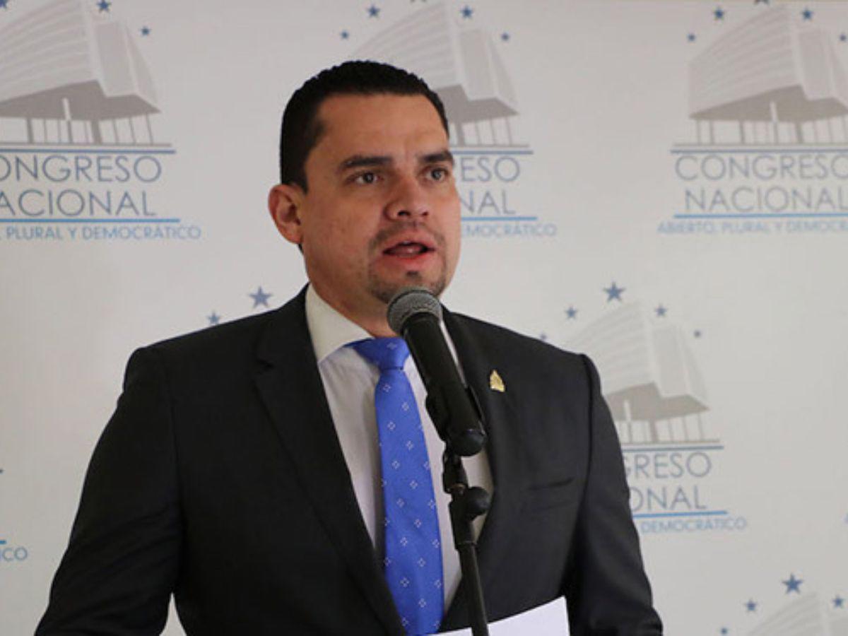 “En el gobierno de la primera presidenta, hay mayor maltrato contra la mujer”: Tomás Zambrano