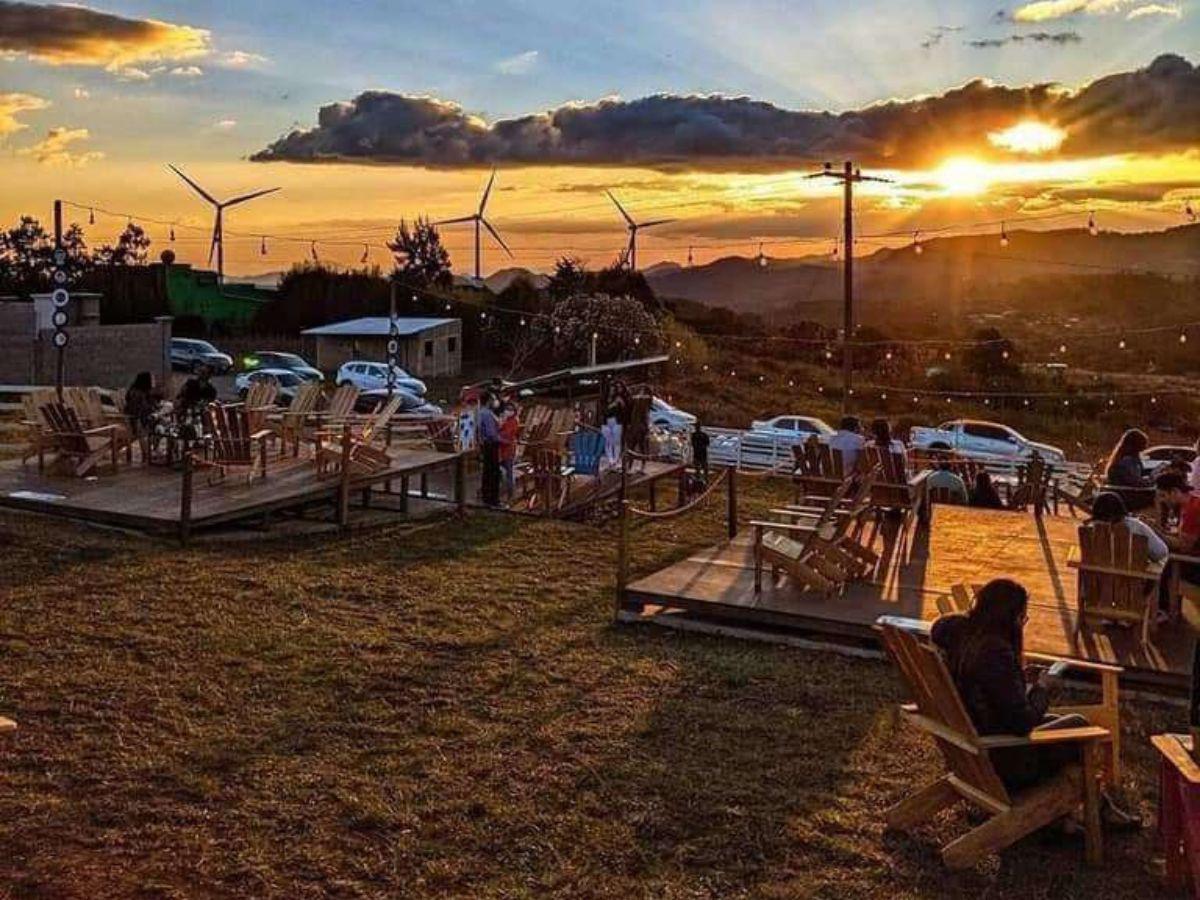 Santa Ana es un verdadero paraíso para los excursionistas gracias a sus plantas eólicas, parques y el legado histórico que lo hace destacar.