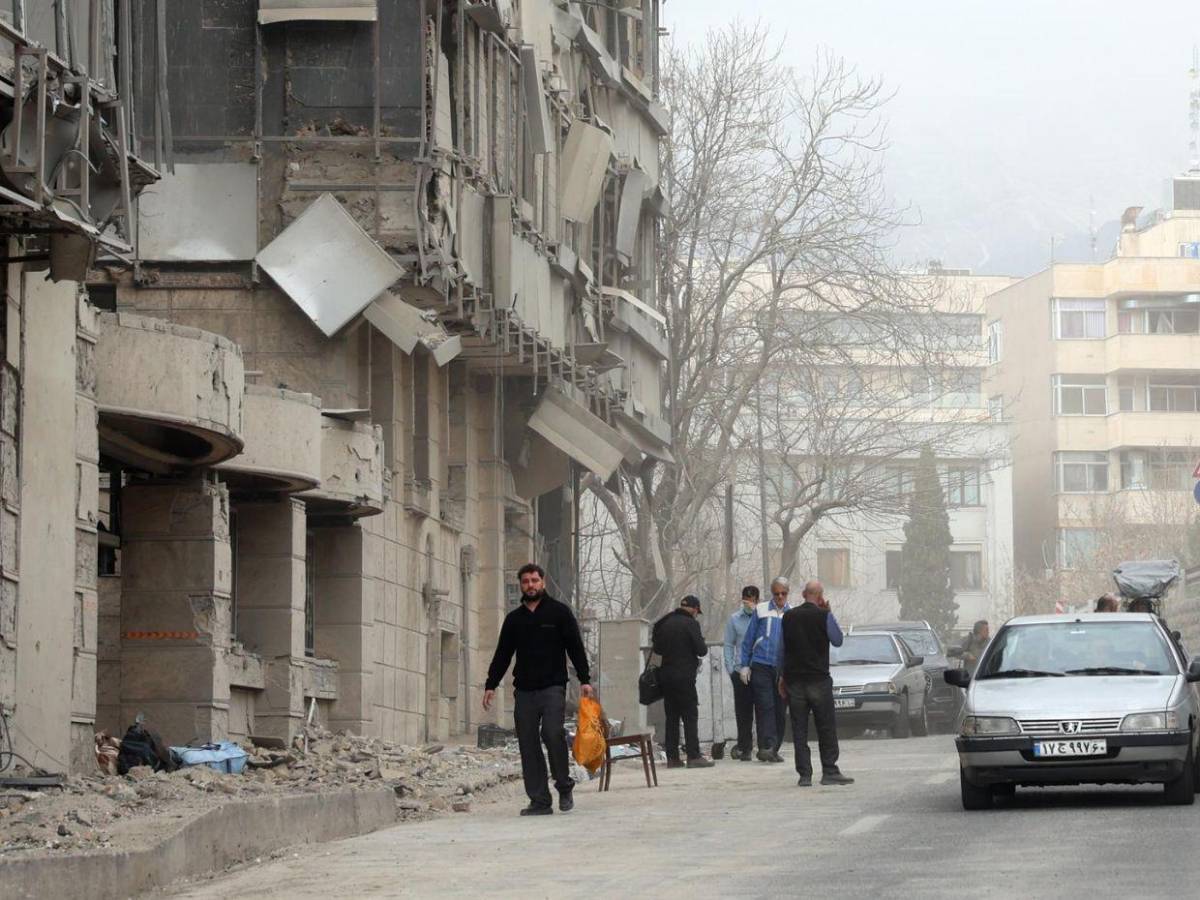 Destrucción total: así quedó el hospital Gandhi en Teherán tras ataque