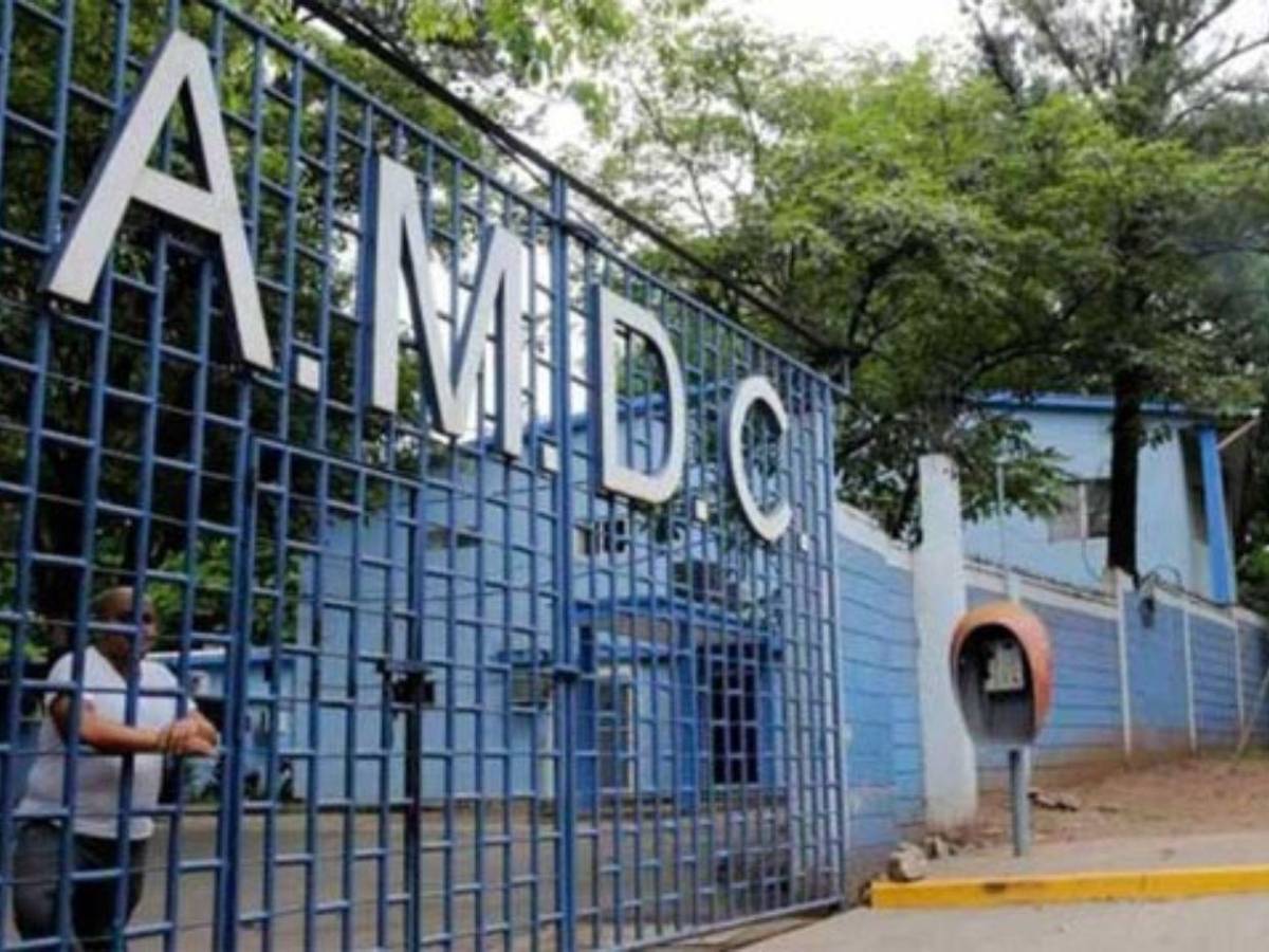 ¿Quién es Nazareth Fajardo, hija de 19 años de Godofredo que trabaja en la Alcaldía con un sueldo de L45,00O?