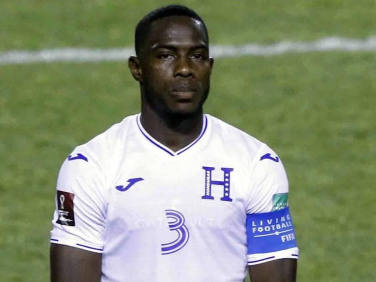 Acompaña a su hijo y a esto se dedica: La nueva vida de Maynor Figueroa en Inglaterra