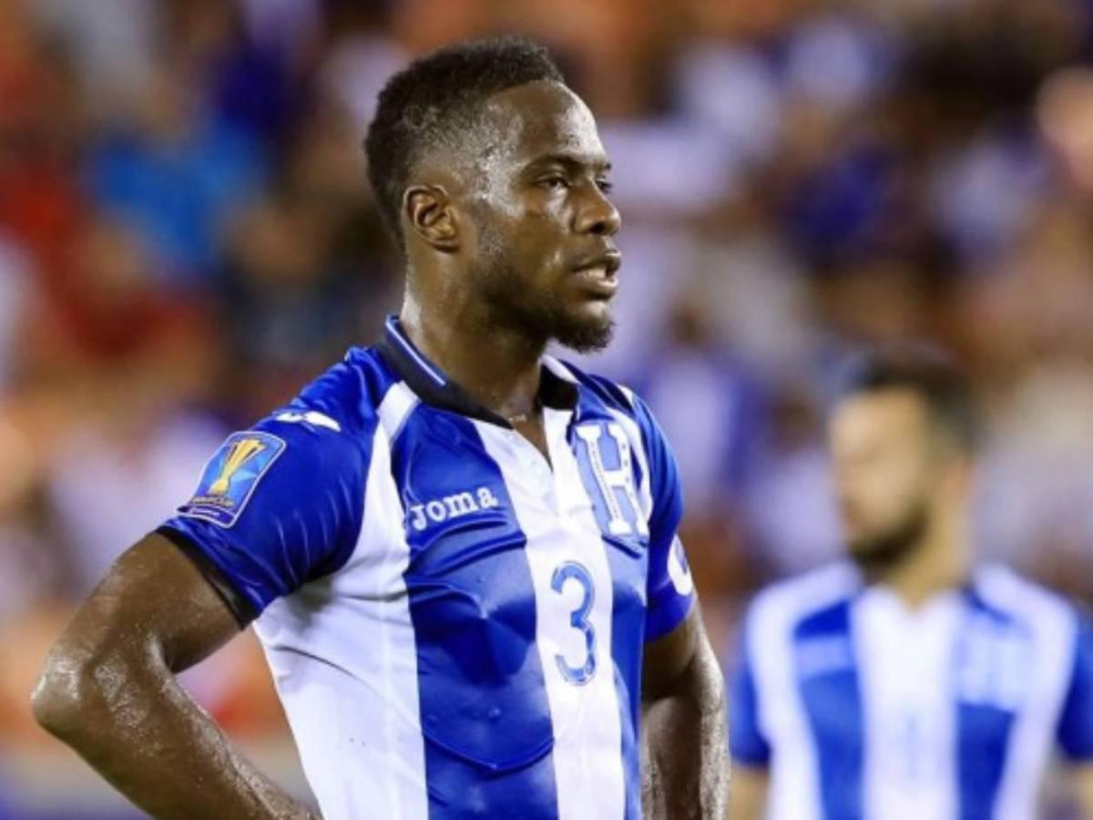 Acompaña a su hijo y a esto se dedica: La nueva vida de Maynor Figueroa en Inglaterra