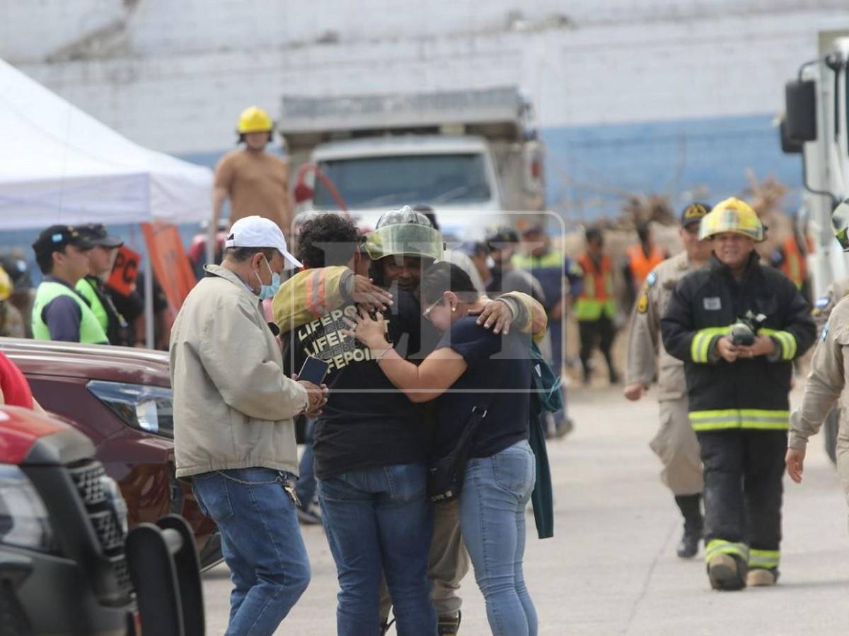Mediante cadena humana fue el doloroso rescate de los restos de don Félix Núñez