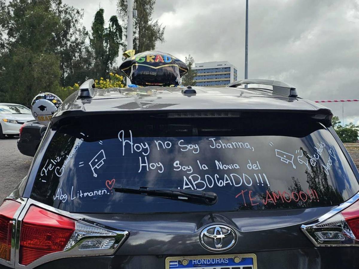 ¡Un sueño cumplido! Más de 1,500 graduados recibieron con orgullo su título en la UNAH