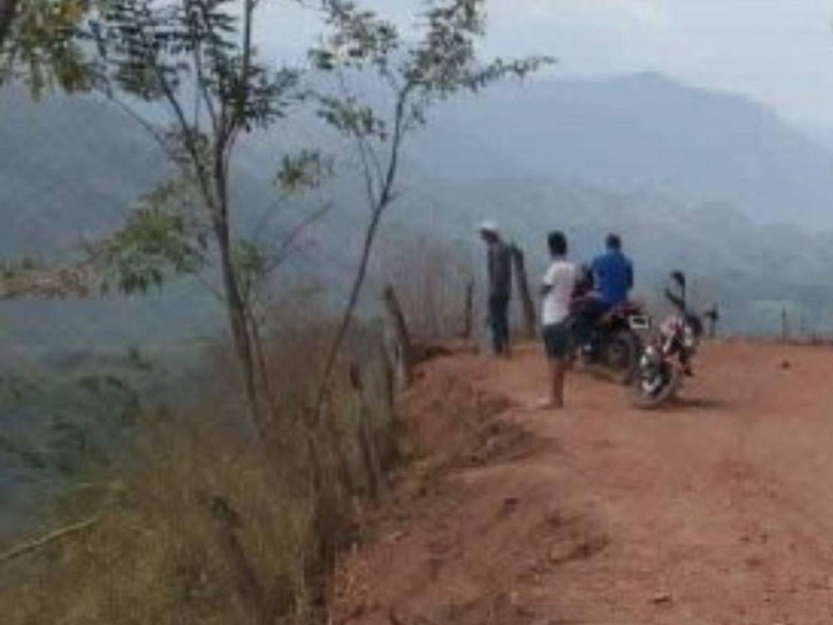 Dos hermanos gravemente heridos tras caer en una hondonada en Santa Bárbara