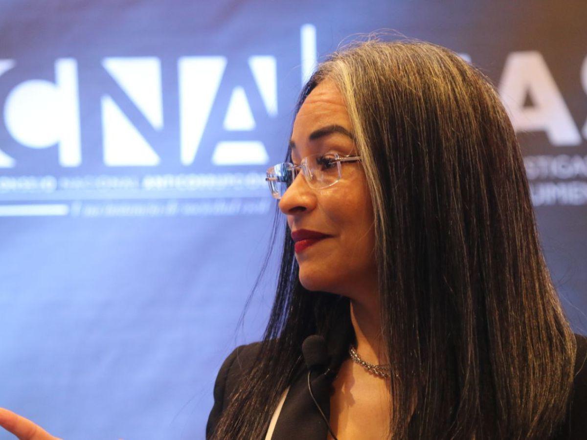 Consejo Nacional Anticorrupción confirma salida de Gabriela Castellanos del país