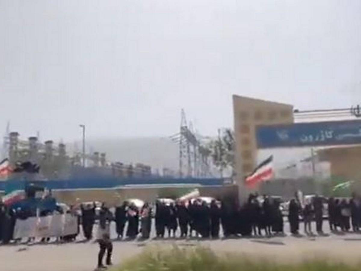 Hasta niños forman cadenas humanas ante amenaza de Trump: morirá toda una civilización