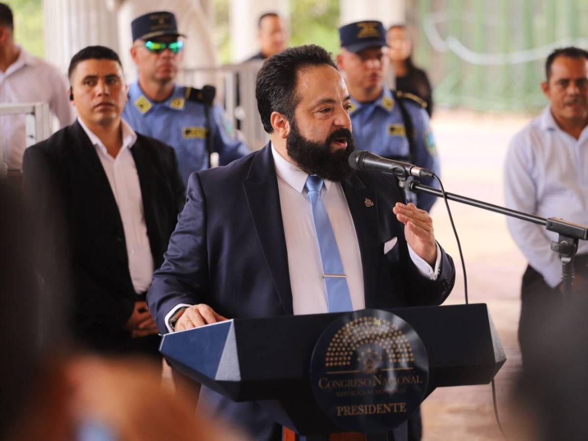 Lo que hizo Luis Redondo en sus últimas horas como presidente del Congreso Nacional