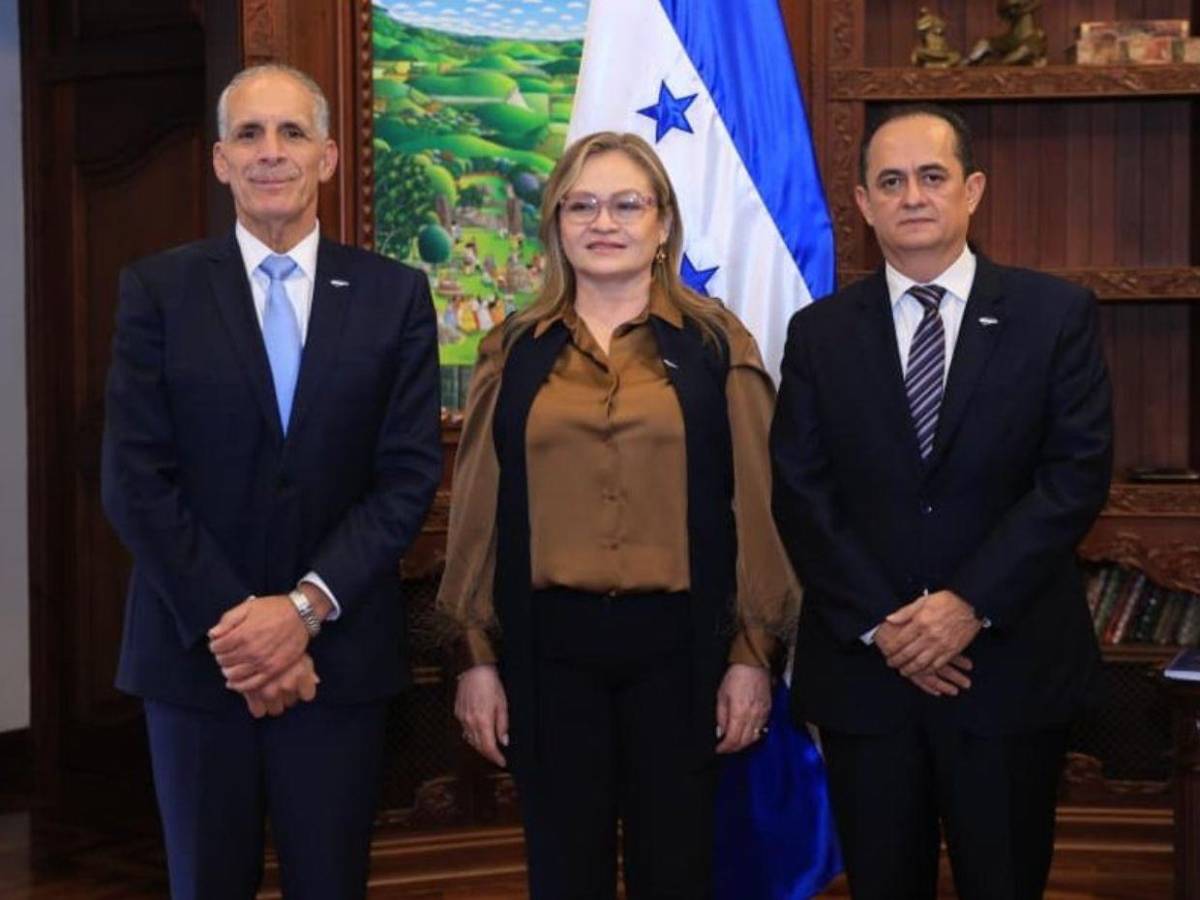 ¿Quiénes son los nuevos funcionarios que juramentó Nasry Asfura?