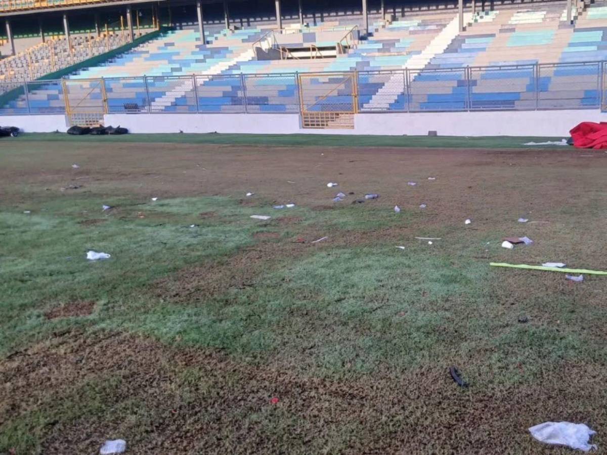 Lamentable: revelan fotos de cómo quedó la grama del Estadio Morazán tras concierto