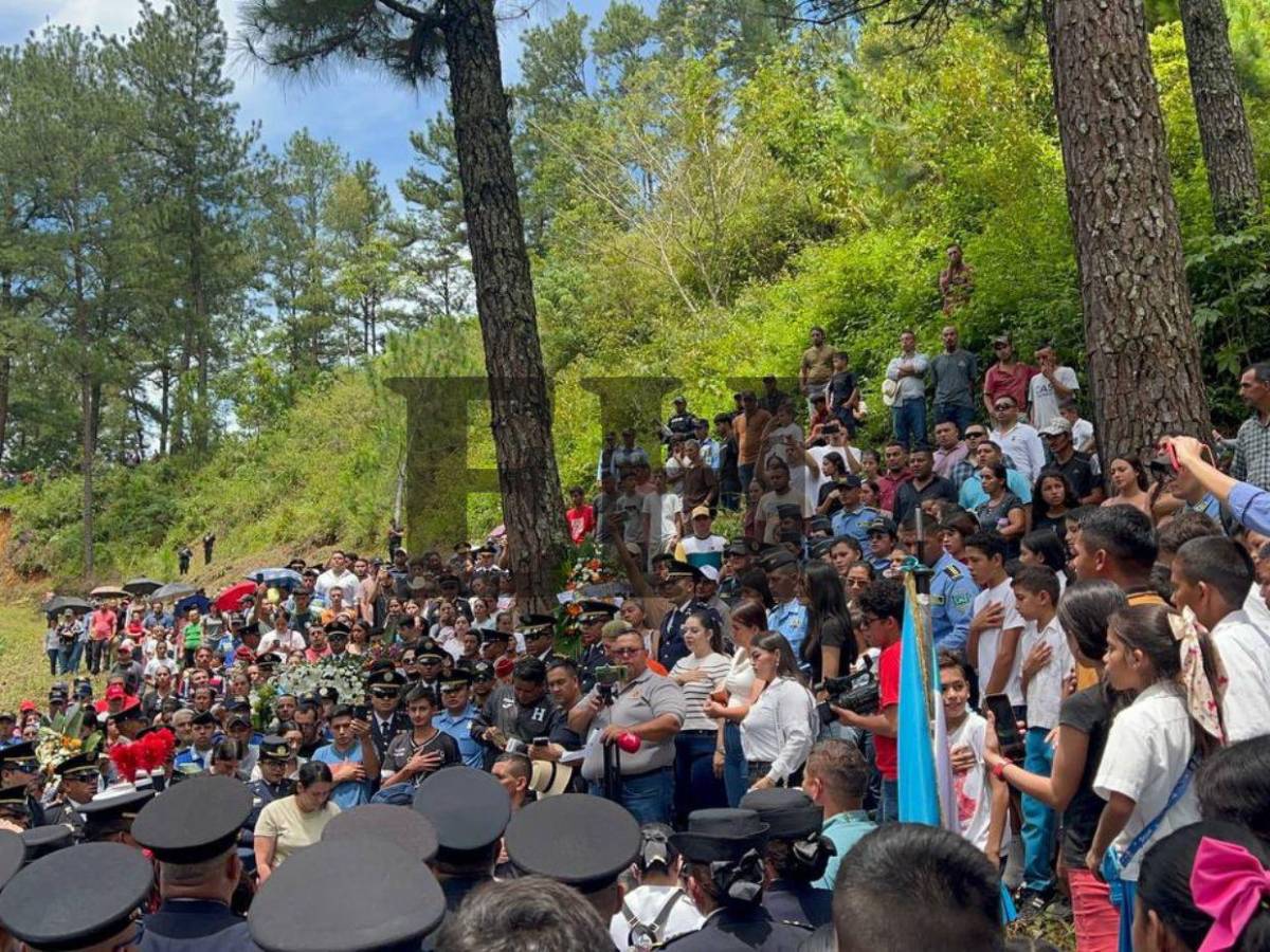 Multitud despide al inspector Kevin Pérez tras perder la vida para salvar a un menor