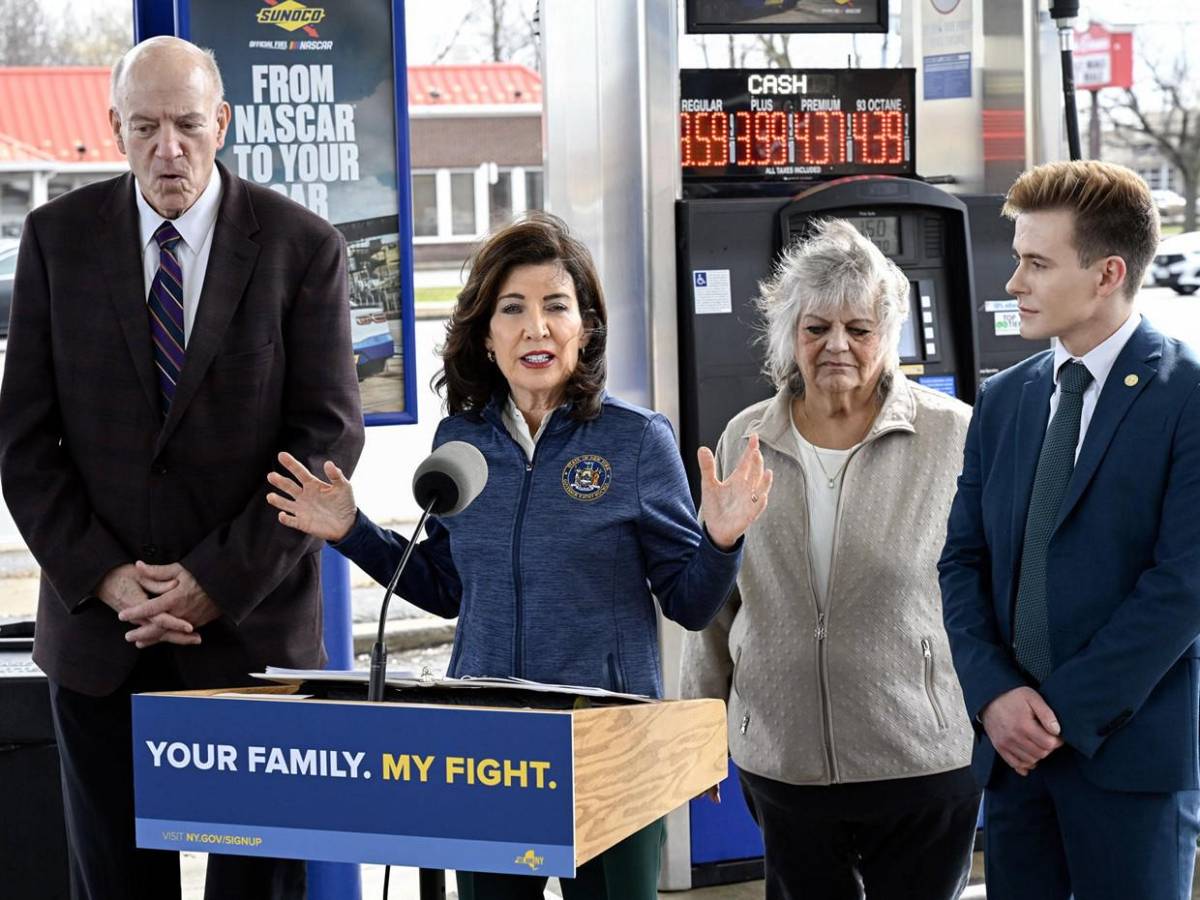 Estados Unidos enfrenta alza histórica en precios del diésel