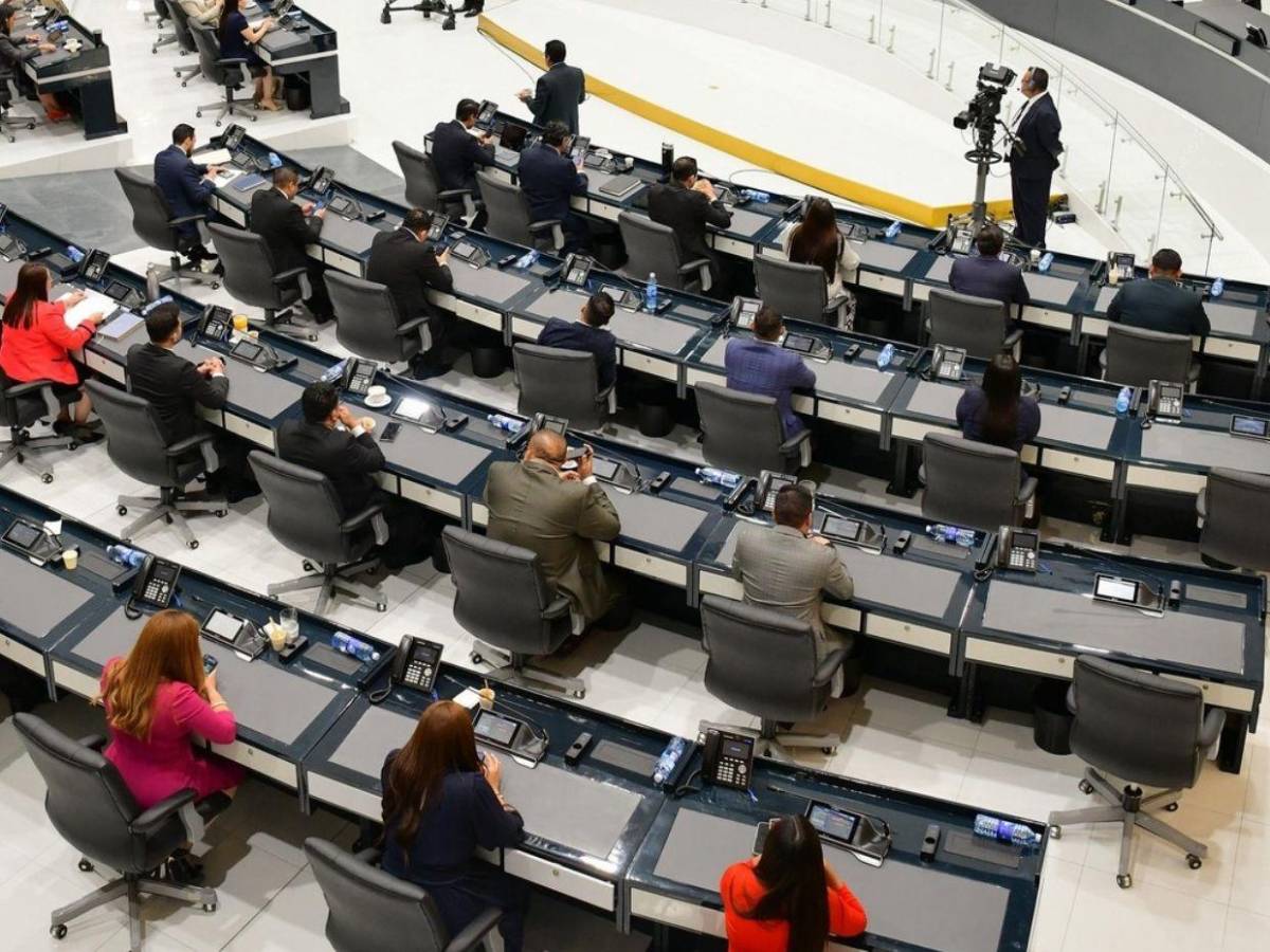 ¿De qué se trata la Ley Quincena 25 que se aprobó en El Salvador?