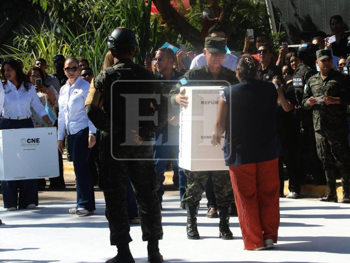 A tiempo y con GPS: así fue el despacho de material electoral