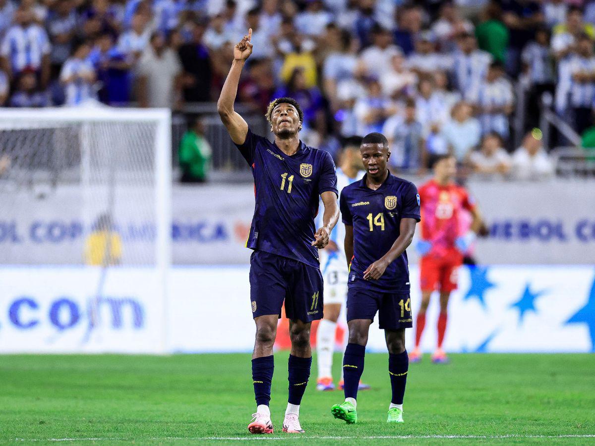 Kevin Rodríguez le dio vida a Ecuador cerca del final del partido.