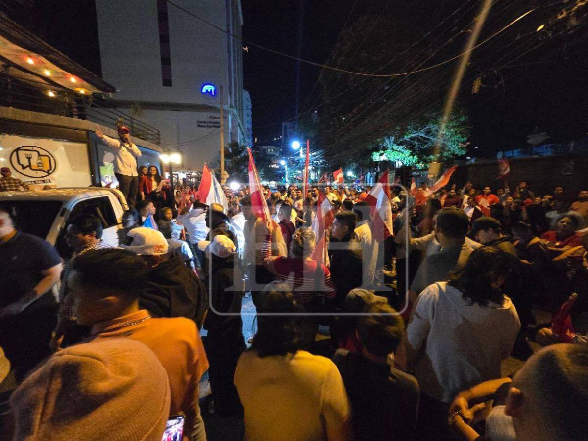 Con jornada de oración y antorchas, liberales exigen transparencia en conteo de votos