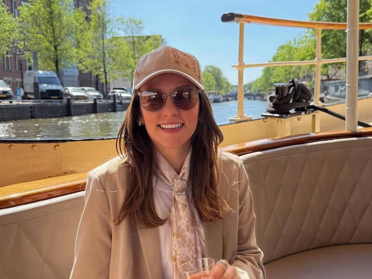 Periodista hondureña es sorprendida en España: Sus seguidores no pueden creer lo que pasó