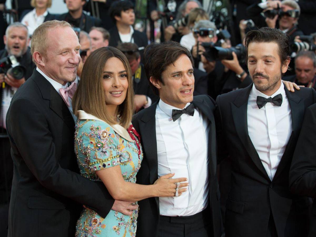 Salma Hayek: De México a Hollywood, una vida entre el cine, la moda y la filantropía