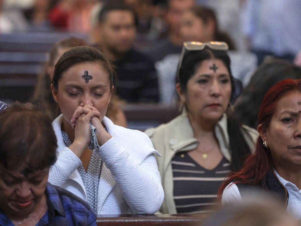 Miércoles de Ceniza congrega a centenares de fieles en Honduras y otros países
