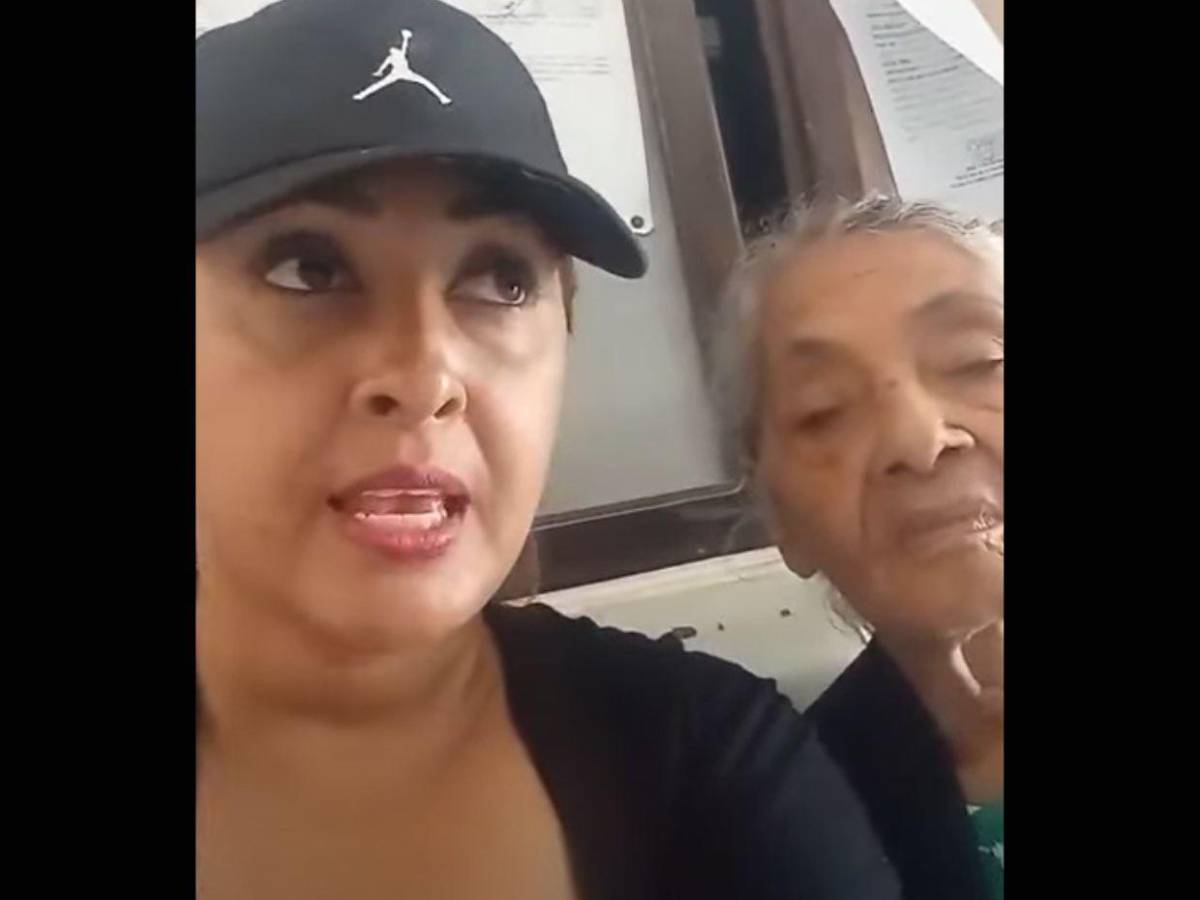 Abuela alcahueta: así se defiende mujer tras insultar y golpear a su madre en La Ceiba