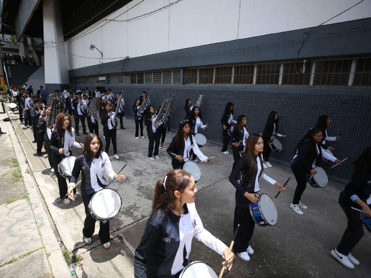 Con casi 60 integrantes, banda de guerra del ICVC dará espectacular show en desfiles