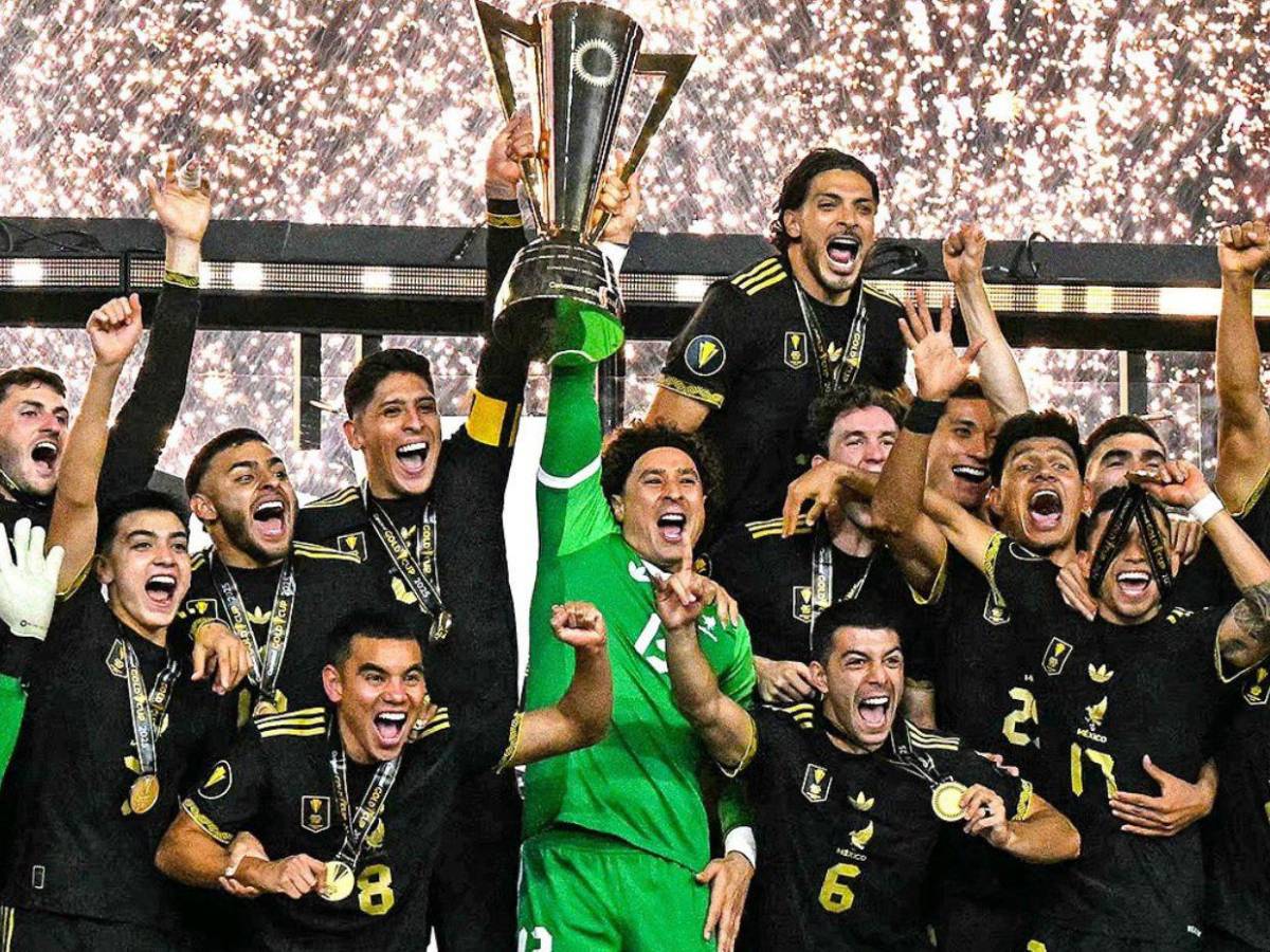No se vio en TV: Euforia de México al levantar el título e Infantino celebra con los aztecas