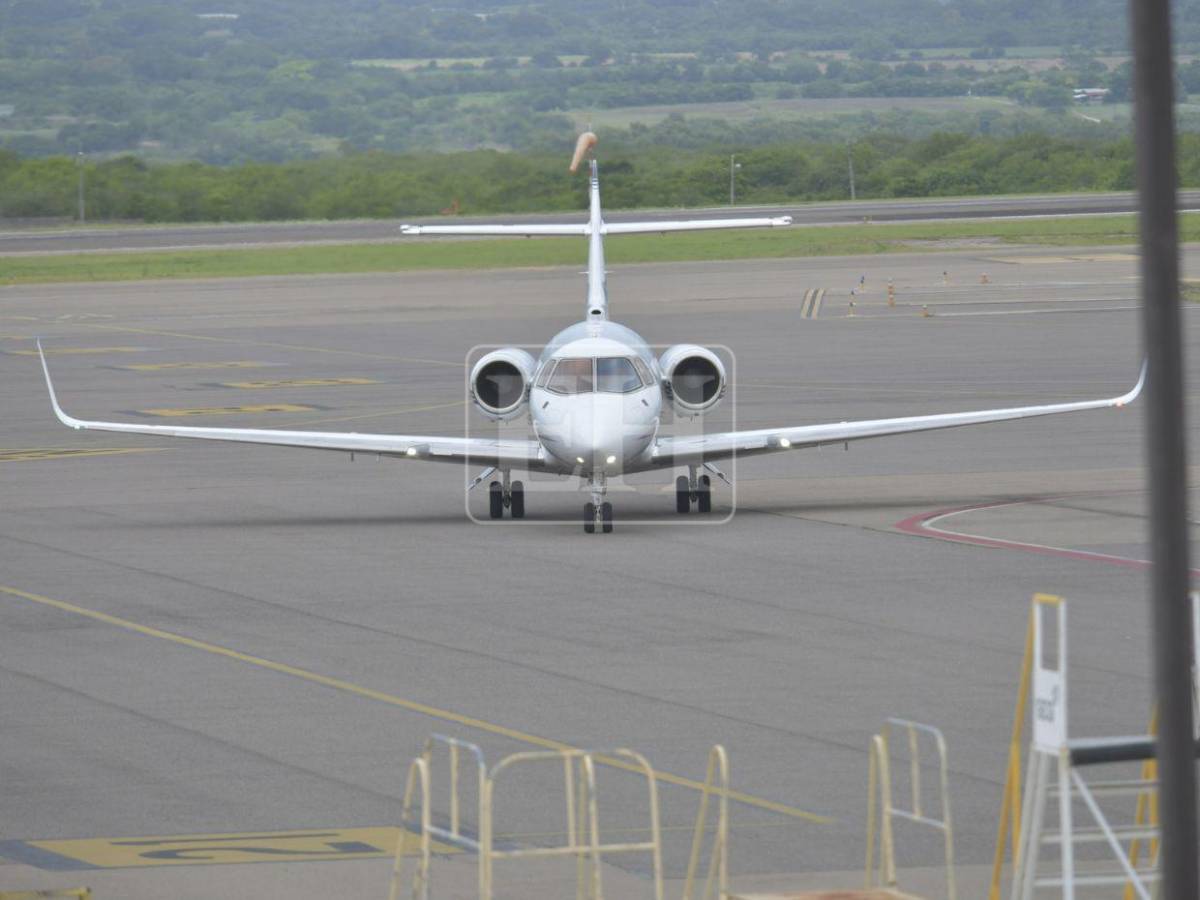 ¿Cuánto costó el vuelo privado que trajo a Juan Orlando Hernández a Honduras?