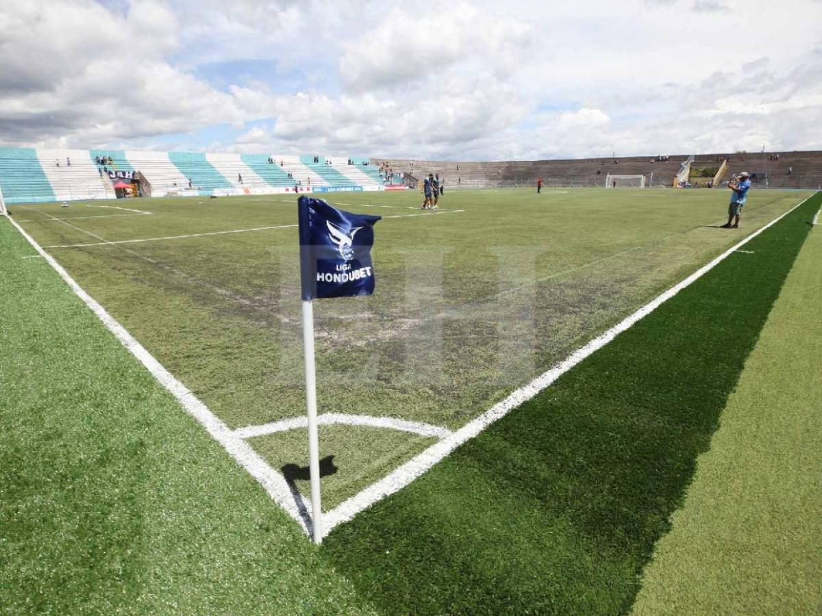 Linda chica sorprende, lo que hizo el Ministro de Seguridad e histórica llegada de Motagua a La Paz