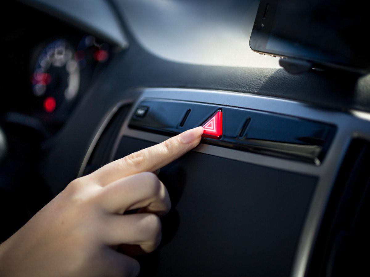 El uso correcto del sistema de luces es obligatorio, no opcional ni mínimo.