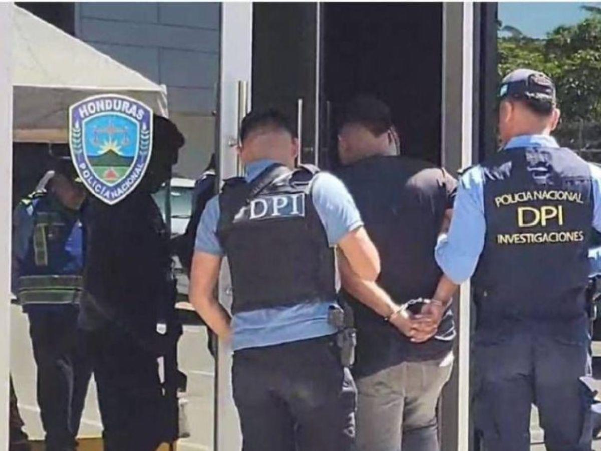 Las vigiló y les disparó: expolicía acepta haber matado a su expareja y a su amiga en La Lima