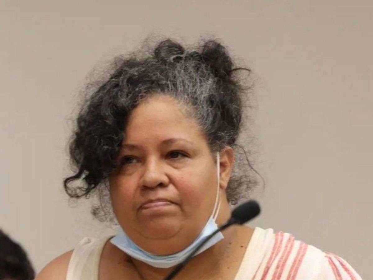 Madre ayudó a su hijo a encubrir el asesinato de su novia en El Bronx; limpió la escena