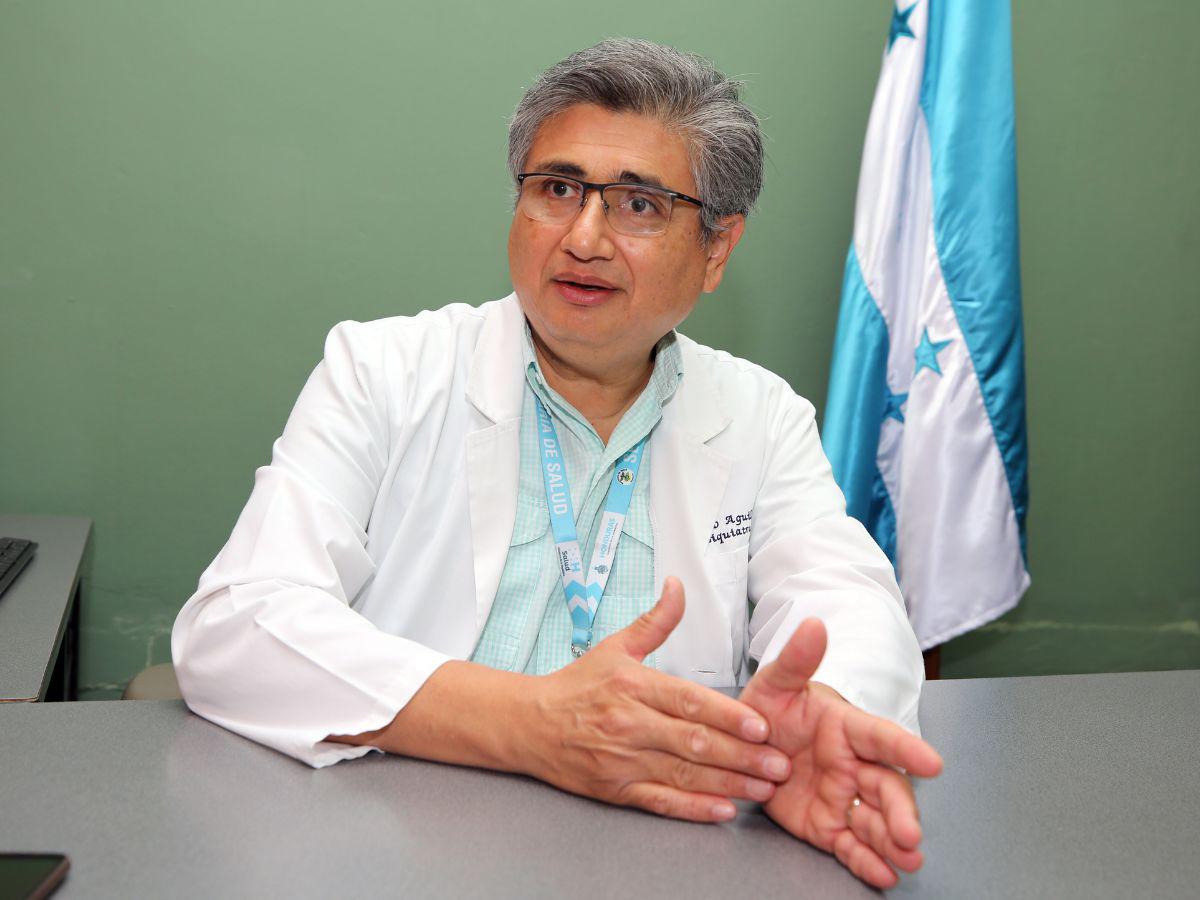 Mario Aguilar, director del hospital, enfatizó que aunque los pacientes abandonados generan enormes gastos la raíz del problema emana del estigma contra los internos y las normativas judiciales que prolongas las estadías.