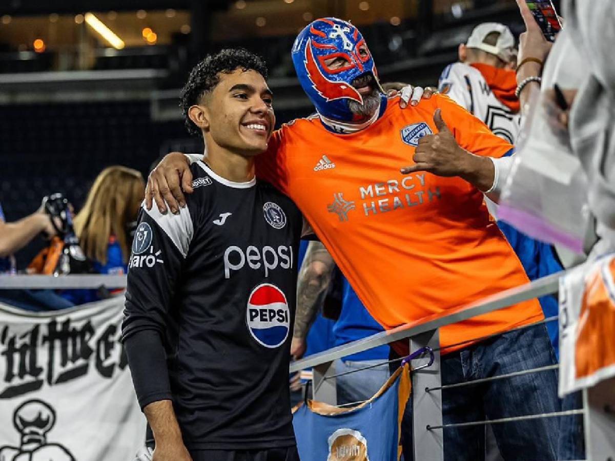 Jugador de Motagua se graduó de la universidad en Estados Unidos: Así lo celebraron