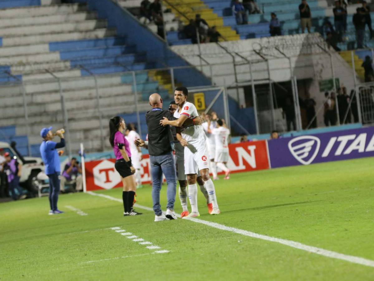 Fiesta de la Ultra Fiel, apagones, celebración de Espinel y la eliminación del Motagua