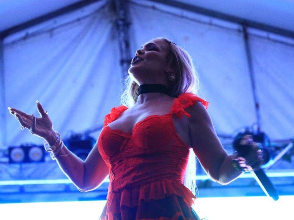 Niurka Marcos sobre su fe: Yo tengo recibidos más de 18 santos en mi casa”