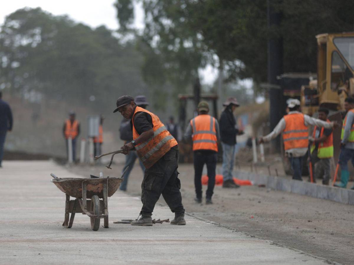 Un carril habilitado y fundición, así avanzan trabajos en salida a Danlí