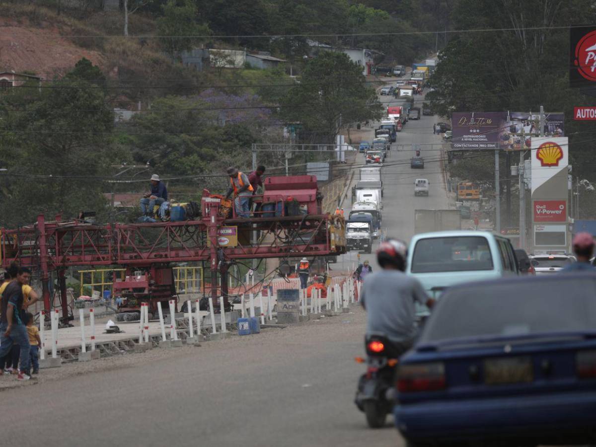 Un carril habilitado y fundición, así avanzan trabajos en salida a Danlí