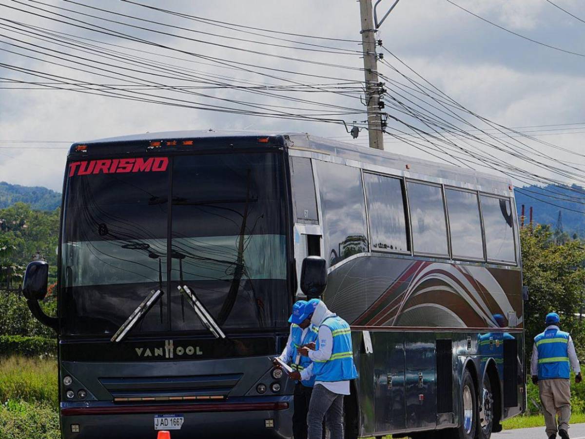 Vacacionistas retornan a sus hogares tras concluir el Feriado Morazánico