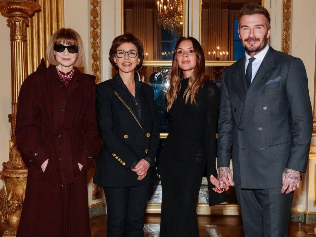Victoria Beckham es condecorada en Francia como Oficial de las Artes