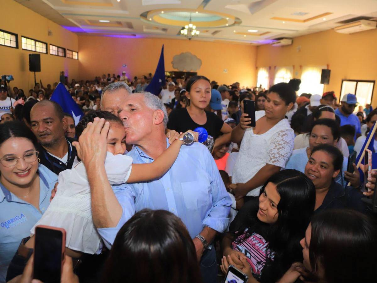Nasry Asfura sigue en busca de votos en Danlí y Teupasenti Nasry Asfura sigue en busca de votos en Danlí y Teupasenti