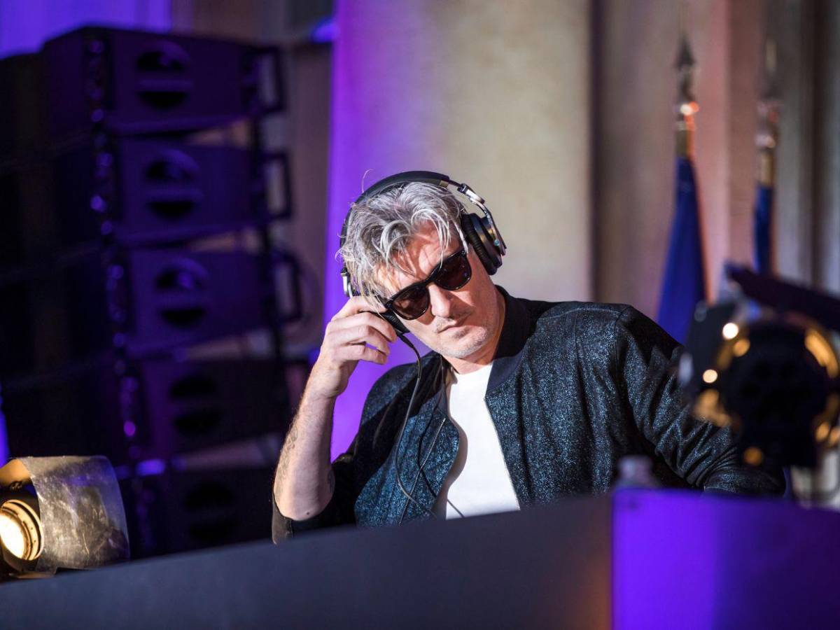 Kavinsky, el célebre DJ y productor que fue hallado muerto en su casa de París