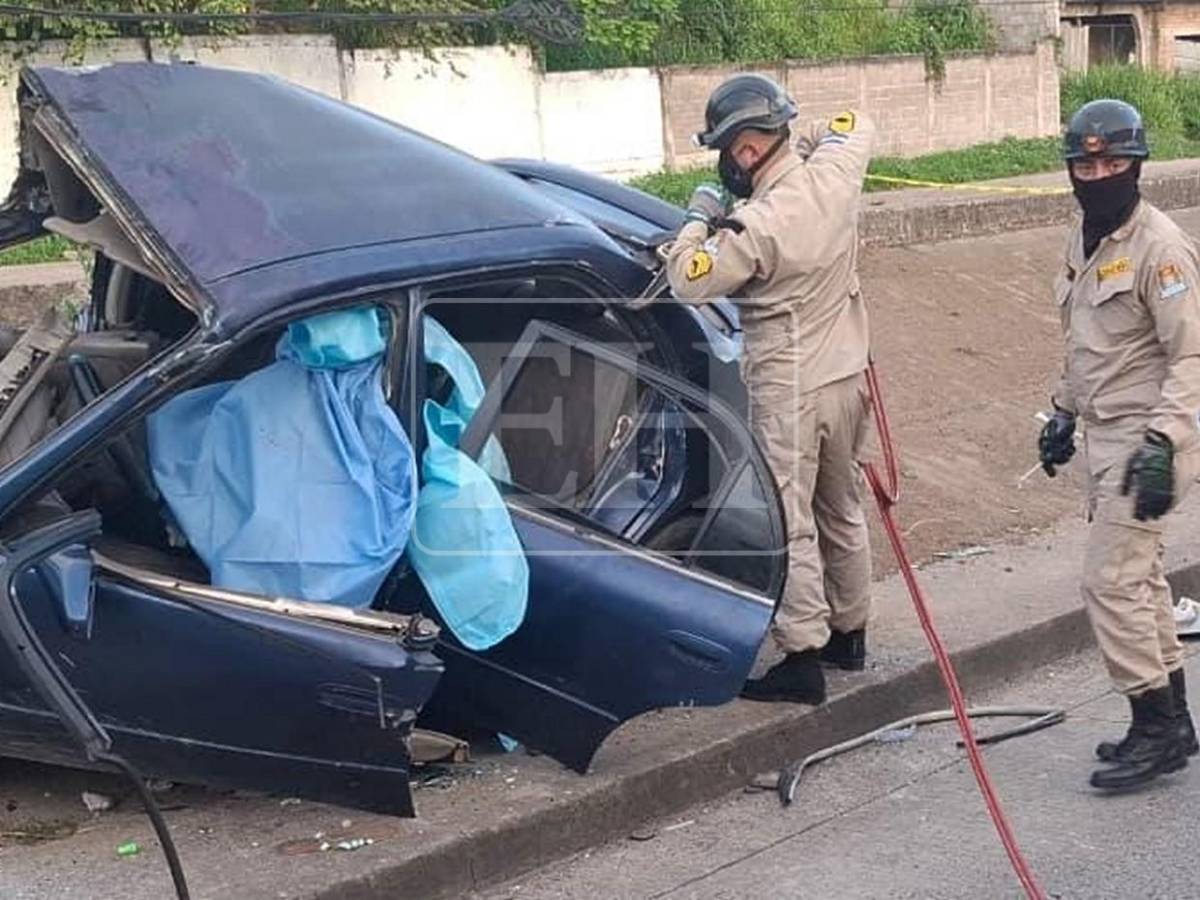 Partió el carro en dos: accidente en anillo periférico donde murió una mujer