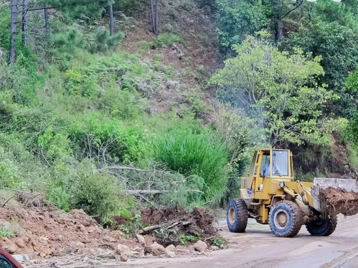 Juan Diego Zelaya evalúa daños y escucha a las familias afectadas por lluvias en la capital