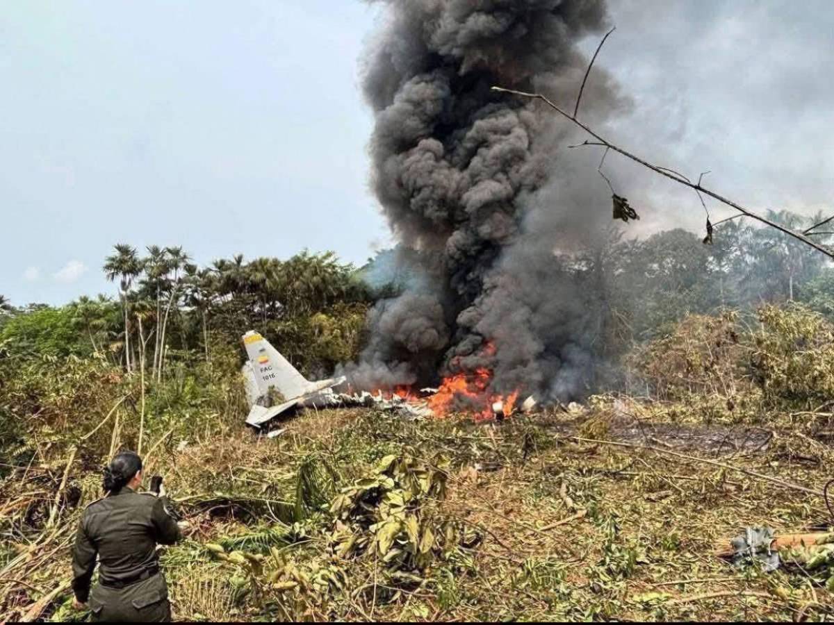 Hay 34 desaparecidos: accidente de avión en Colombia deja decenas de muertos y heridos