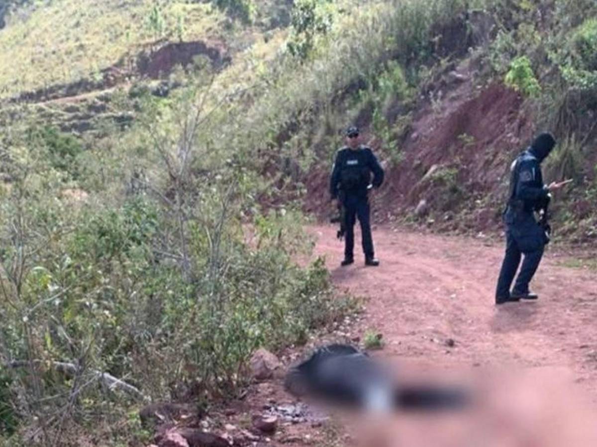 Fuerte decomiso de indumentaria militar al Cartel del Diablo en Sulaco; hay un detenido