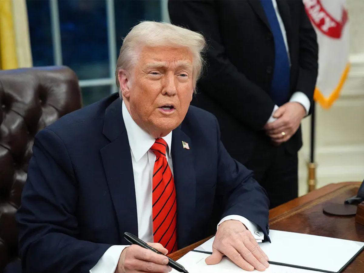 Desde la cantidad de agua en las duchas hasta el futuro de las pajillas: las medidas extravagantes de Trump