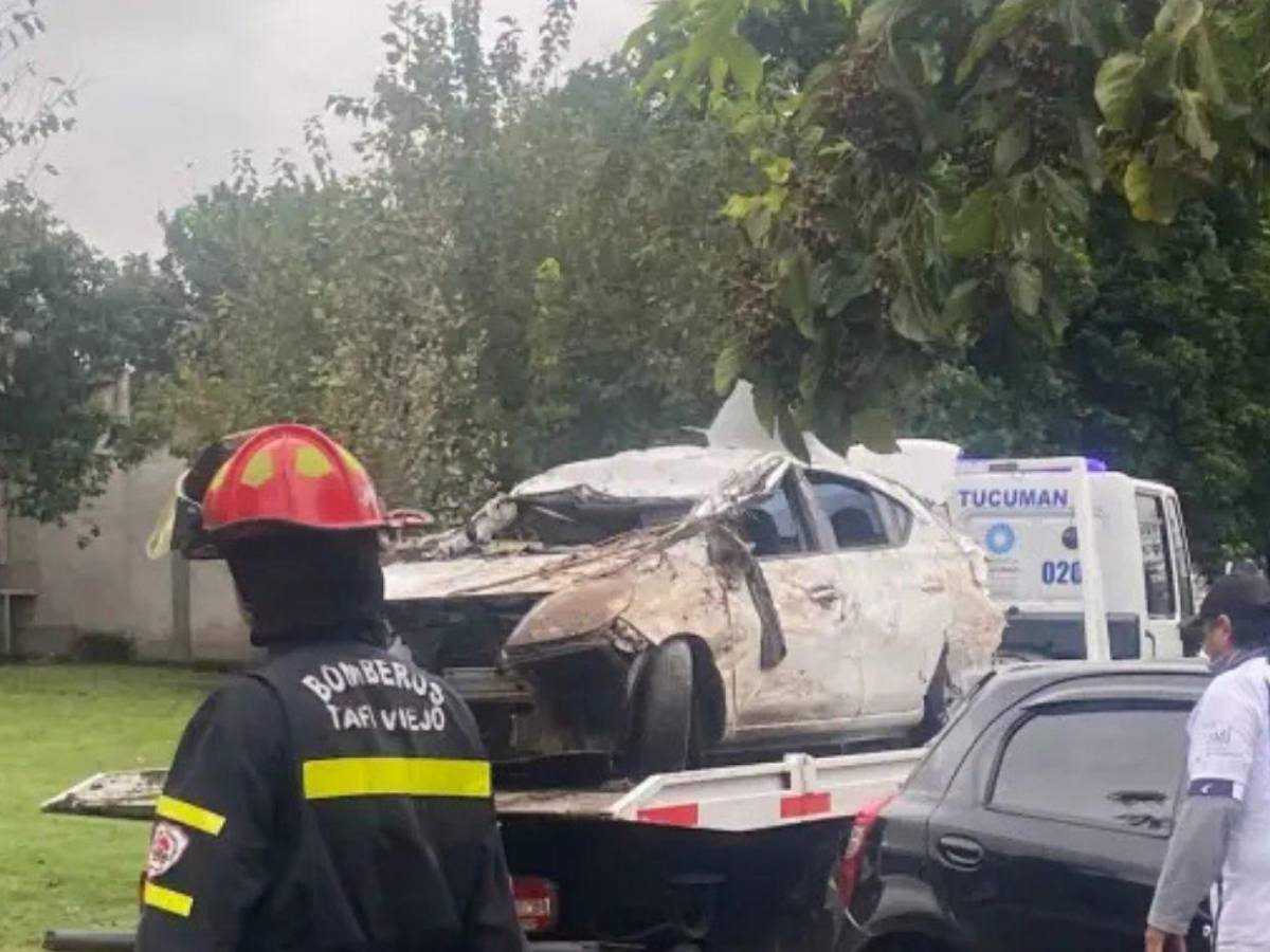 Pareja muere tras quedar atrapada en su auto por fuertes lluvias en Argentina