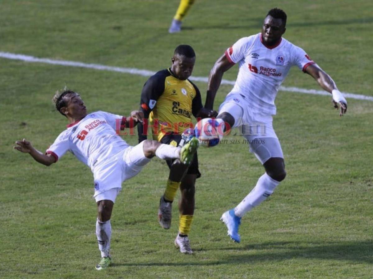 Olimpia es derrotado 1-3 por el nuevo Real España de Héctor Vargas que ya se encarrila