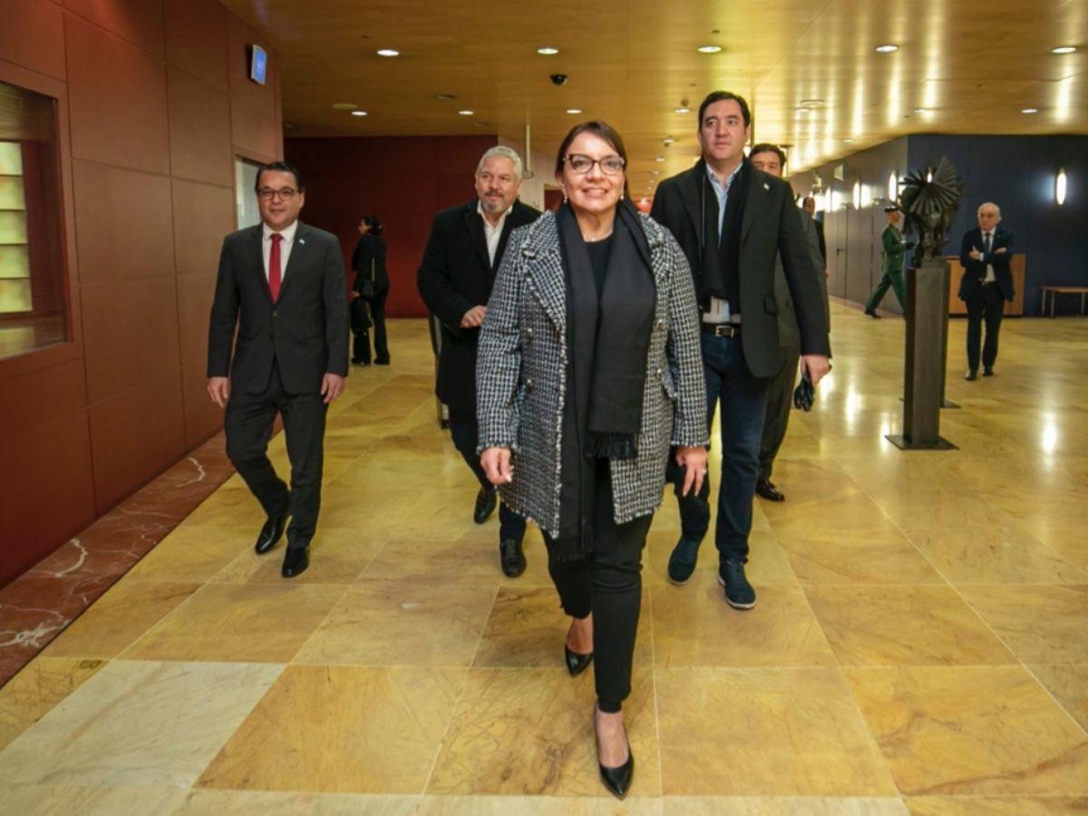 Xiomara Castro gestionará en España un préstamo de €70 millones para construir tres hospitales