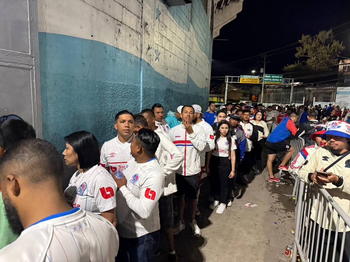 Afición del Xelajú sorprenden en el Nacional, llegada de la Ultra Fiel y la belleza del Olimpia